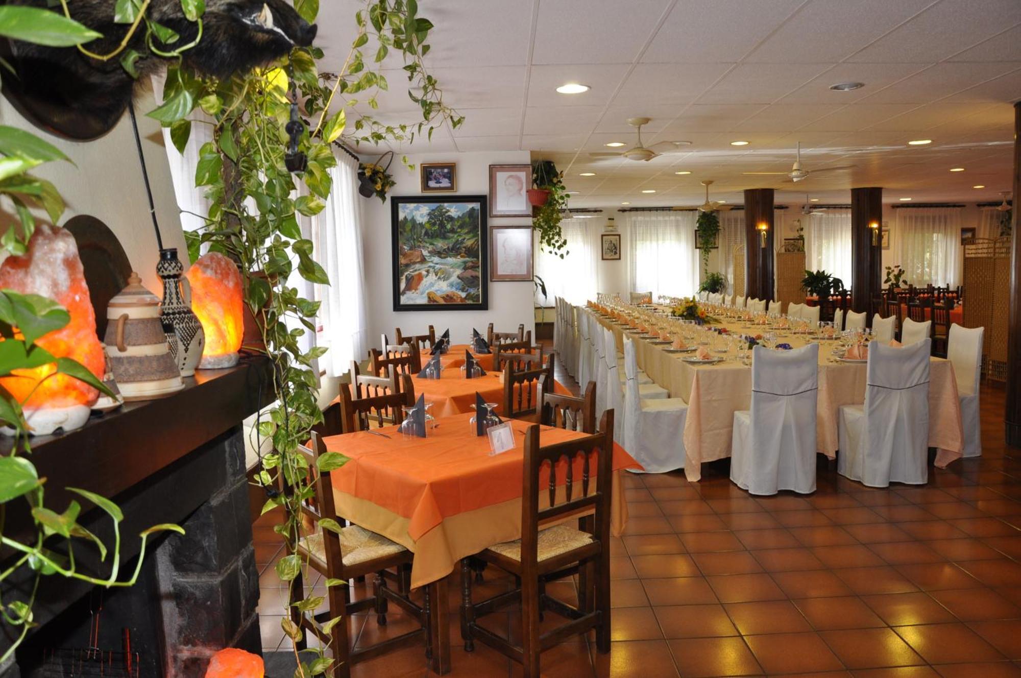 Hotel Castillo D'Acher Siresa ภายนอก รูปภาพ