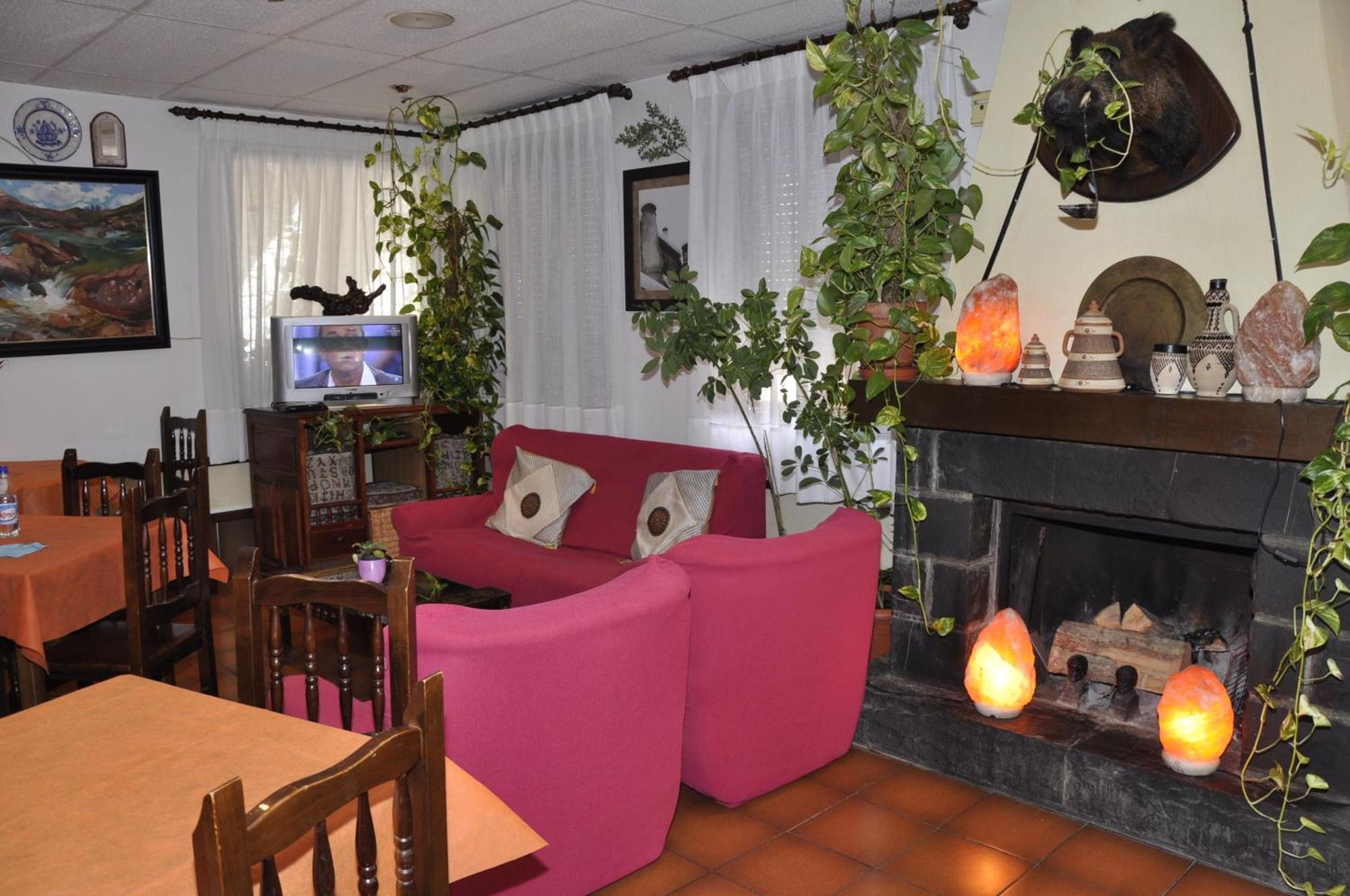 Hotel Castillo D'Acher Siresa ภายนอก รูปภาพ
