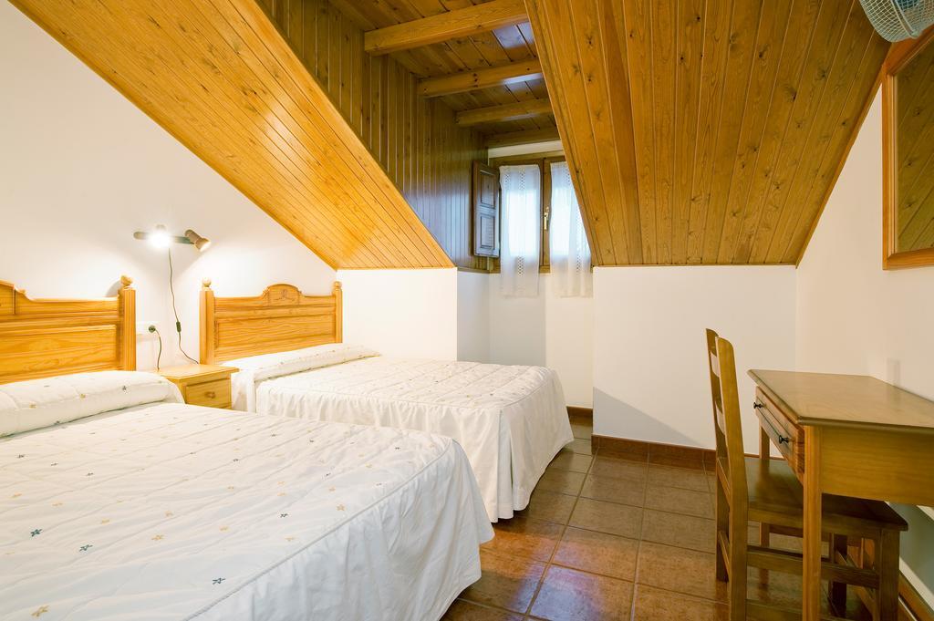 Hotel Castillo D'Acher Siresa ภายนอก รูปภาพ