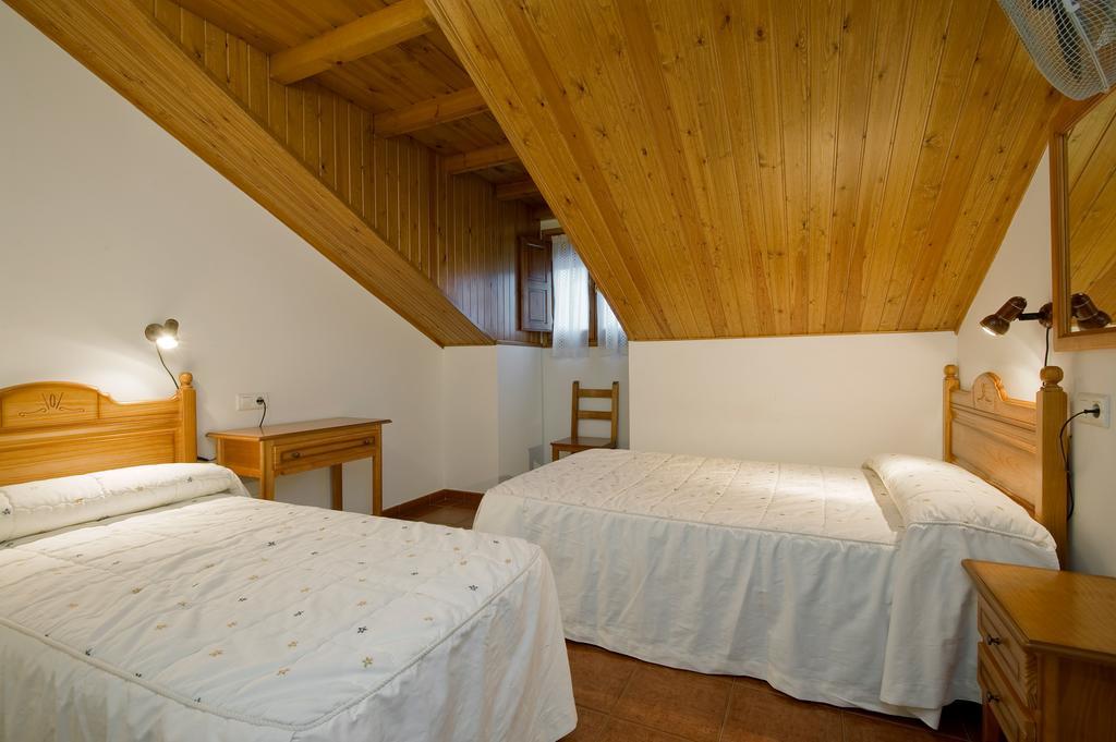 Hotel Castillo D'Acher Siresa ภายนอก รูปภาพ
