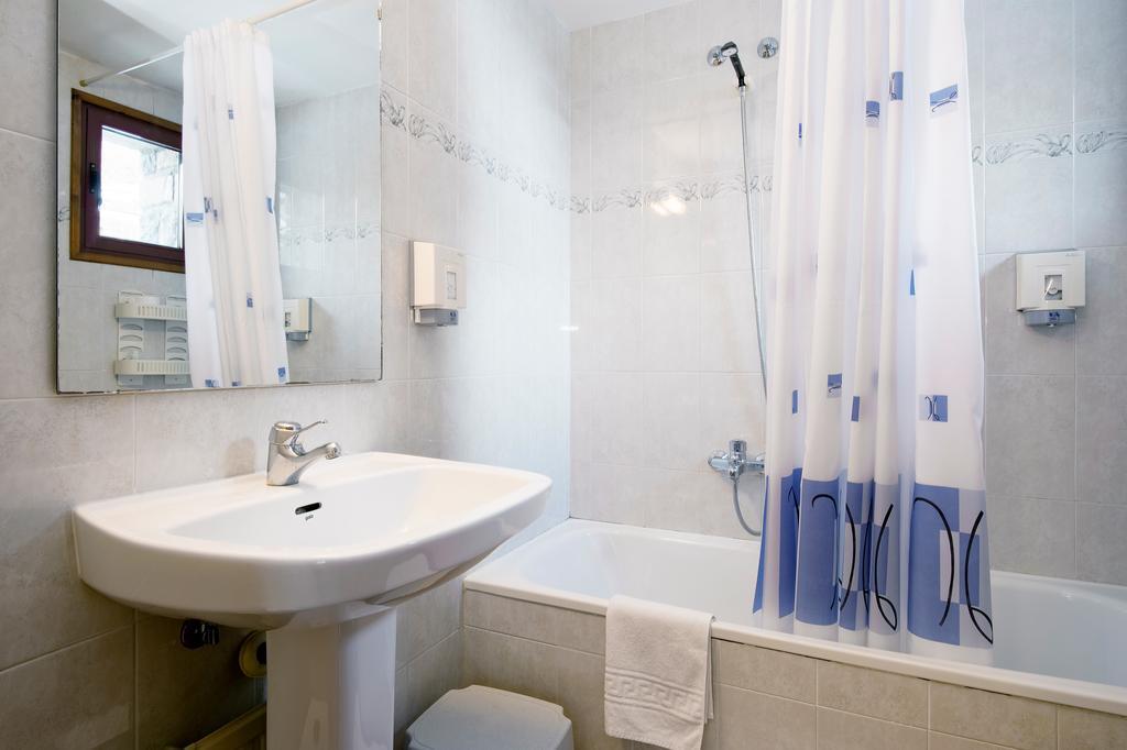 Hotel Castillo D'Acher Siresa ภายนอก รูปภาพ
